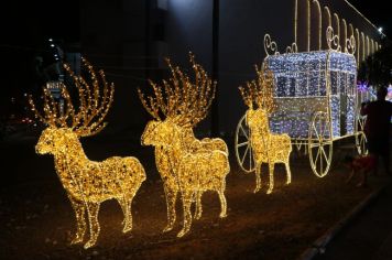 Foto - Natal de Luz - enfeites na Praça da Bandeira