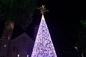 Foto - Natal de Luz - enfeites na Praça da Bandeira