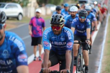 Foto - Pista de caminhada e ciclofaixa