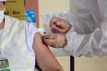 Foto - Aplicação 1ª dose da vacina contra a covid-19
