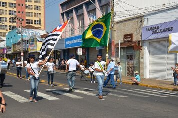 Foto - Tupã;* 85 anos;* desfile Avenida Tamoios - PARTE 2