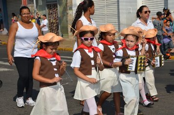 Foto - Tupã;* 85 anos;* desfile Avenida Tamoios - PARTE 1