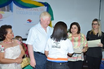 Foto - Cerimônia de formatura do Polo Regional da Beleza de Tupã