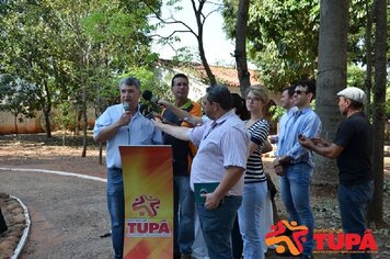 Foto - Homenagem ao fundador de Tupã