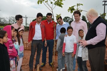 Foto - Lançamento do Parque dos Ipês;* na vicinal Tupã x Parnaso