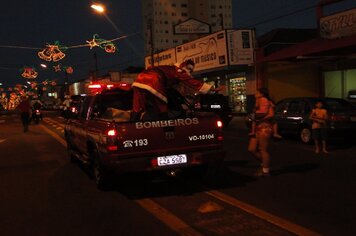 Foto - Papai Noel abre comércio tupãense