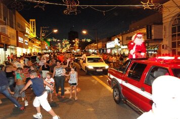 Foto - Papai Noel abre comércio tupãense