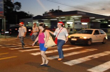 Foto - Papai Noel abre comércio tupãense