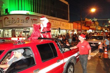 Foto - Papai Noel abre comércio tupãense