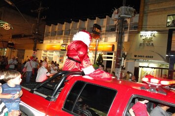 Foto - Papai Noel abre comércio tupãense
