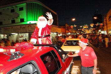 Foto - Papai Noel abre comércio tupãense