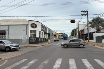 Cruzamento das ruas Brasil e Aimorés vai ter semáforo de quatro tempos