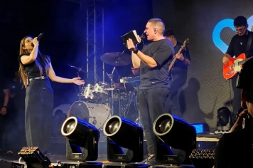 Jefferson e Suellen emocionam o público em apresentação histórica