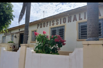 Escola Profissionalizante vai oferecer curso de unhas em gel