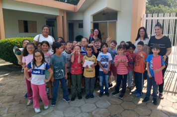 Alunos da rede municipal visitam Casa dos Velhos