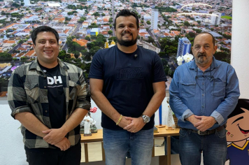 Prefeito se reúne com técnicos da CDHU para definir detalhes sobre novo conjunto habitacional