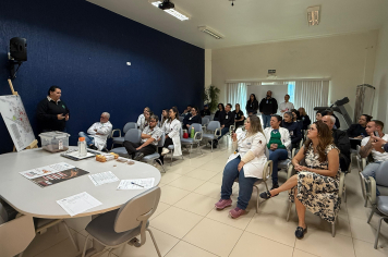 Setor de Zoonoses fala sobre riscos de acidentes com escorpião à equipe do AME