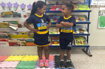 Prefeitura entrega uniformes para mais de 4 mil estudantes da rede municipal