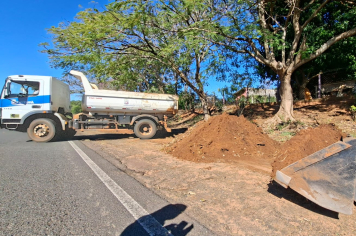 Vicinal Tupã-Parnaso recebe limpeza e manutenção