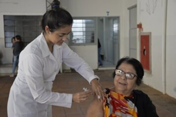 Secretaria faz chamamento para a população atualizar a carteira de vacinação