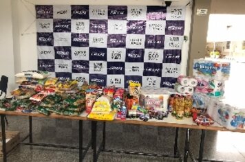 Drive-thru “Juntos somos + fortes” arrecada 231;*59 kg de alimentos