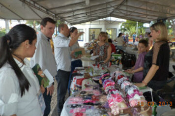 Prefeitura desenvolve ações na Feira Livre e no Quinta com Arte