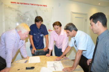 Prefeito cede área para construção de uma nova pista de MotoCross;* ao lado do recinto da Exapit