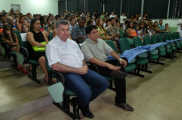Secretário de Educação acompanha formaturas nas escolas municipais