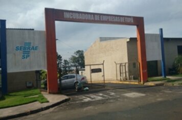 Novas tendas já foram instaladas para atender aos artesãos