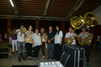 Prefeitura entregou novos instrumentos para banda do Projeto Crescer