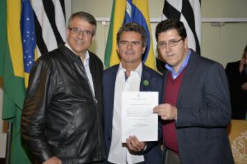 Prefeito Ricardo conquista R$ 2;*6 milhões para saúde e recape