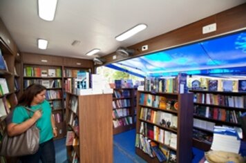 Tupã recebe Livraria Unesp Móvel durante a XIV Semana da Educação