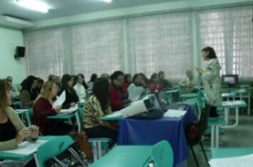 Secretaria continua com ações na área de qualificação educacional