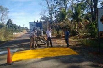 Prefeitura instala lombadas na altura do bairro Três Vendas