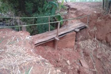 Prefeitura inicia melhorias na estrada da Pitangueira