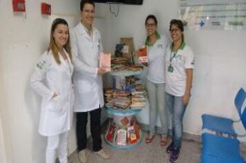 Secretaria municipal de Cultura entrega novos livros para a UPA