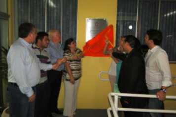 Após investir R$ 2;*2 milhões;* Prefeitura entrega reforma e ampliação da Creche Cíntia dos Reis