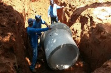 Prefeitura recupera galerias pluviais no Conjunto Habitacional José Feliciano