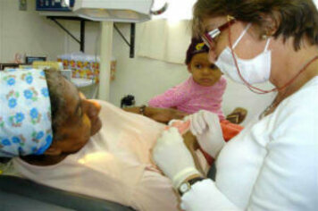 Prefeitura realiza campanha de prevenção contra câncer bucal