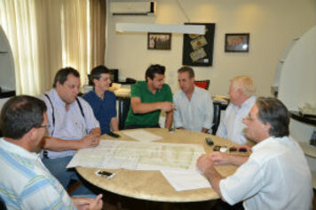 Grupo Kawakami se reúne com Gaspar e confirma construção de novo supermercado na zona leste