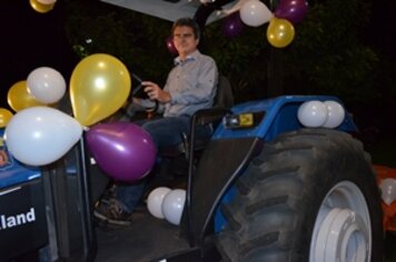 Prefeitura entrega trator para o Distrito de Varpa