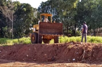 Prefeitura inicia melhorias na estrada Tupã x Universo