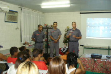 Prefeitura através do CRAS Leste realiza parceria com o Corpo de Bombeiro de Tupã