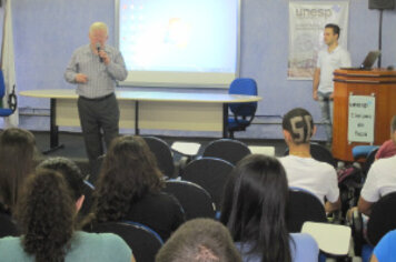 Gaspar fala aos 120 novos alunos da Unesp nos cursos de Administração e Engenharia de Biossistemas