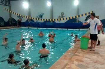 Matrículas para aulas de natação terminam nessa sexta-feira