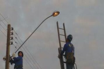 Prefeitura intensifica serviço de troca de lâmpadas na cidade