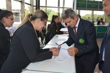 Prefeito assina convênio de adesão ao programa “Internet Para Todos”