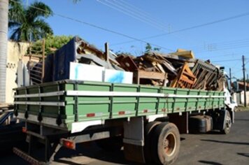 Ação de combate a mosquitos transmissores de doenças continua nesta quinta (15)