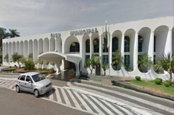 Prefeitura volta a atender em horário integral