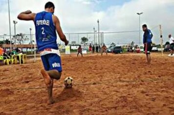 Cerca de 40 duplas participarão 6ª etapa da Liga Oeste de Futevôlei